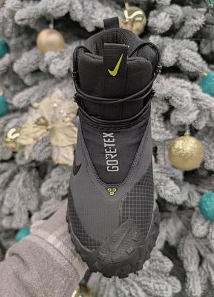 Мужские теплые зимние ботинки плотный материал не пропускает холод очень удобны в носке