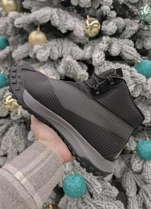 Мужские теплые зимние ботинки плотный материал не пропускает холод очень удобны в носке