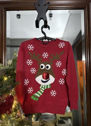 Новогодний свитер для мальчика с оленем