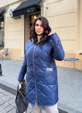 Зимова подовжена куртка батал ромбик жіноча з капюшоном на синтепоні