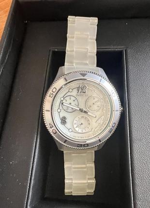 Оригінальний наручний годинник invicta