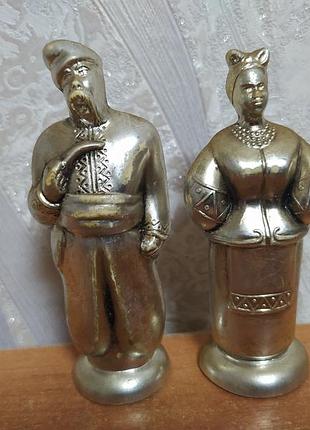 Фигурки одарка и карась.