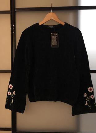 Мягкий свитер  с валаном3 фото