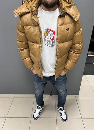 Крута куртка prada