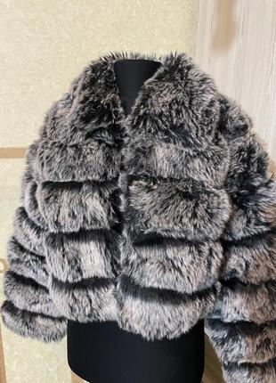 Новая шубка из искусственного меха с кожаными вставочками - тренд 2024-2025