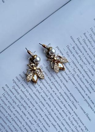 Сережки комахи бджоли з перлинкою