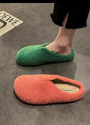 Угги клоги. удобные и теплые. модные. тренд 2025 год