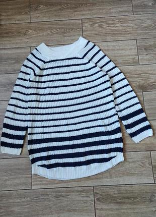 Свитер трикотажный удлиненный белый в темно-синюю полоску, хорошее состояние