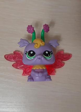 Фігурка звірятка фея lps зі світними крилами hasbro