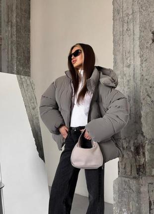Зимний оверсайз пуховик blaid бежево-серый цвет