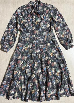 Плаття вінтажне в наявності.