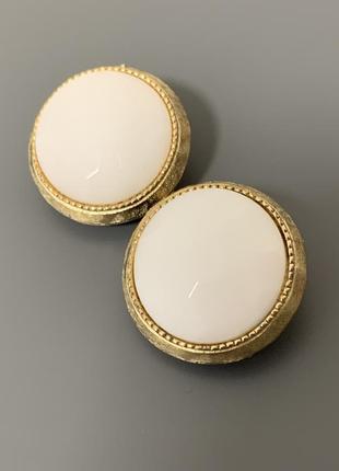 Круглые клипсы молочное стекло матовая позолота