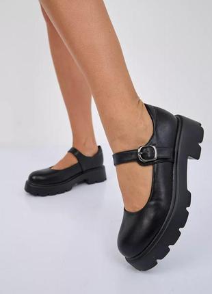 Улюблені чорні туфлі мері джейн