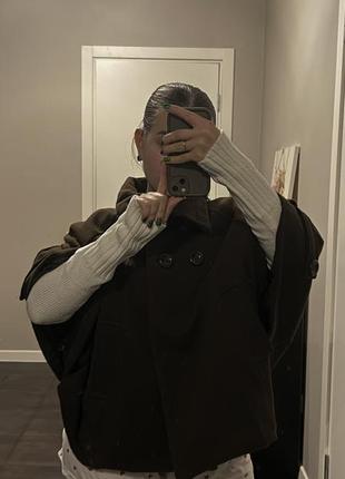 Коричневе пальто-пончо