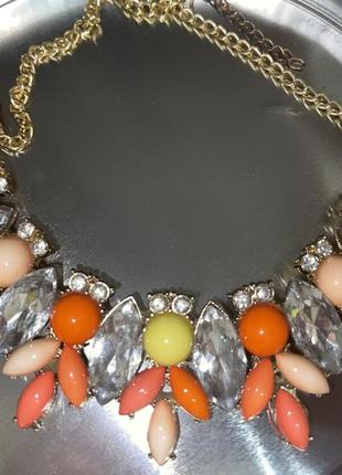 Блискуче намисто яскраве