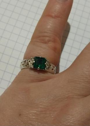 Серебряное кольцо с зеленым цирконом 9