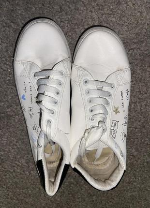 Кроссовки белые