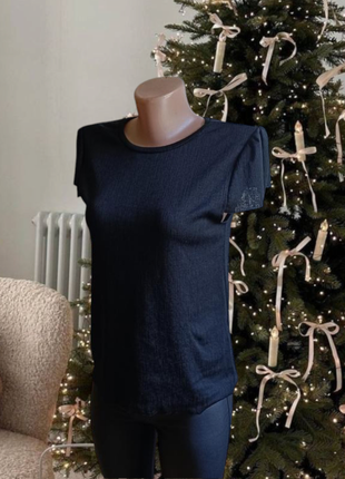 Фактурная черная футболка zara