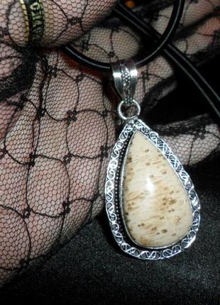 Кулон (подвес) "скатовой" испарительный коралл, натуральный камень, измельчение, индия