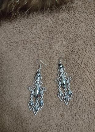 Красиві святкові сережки