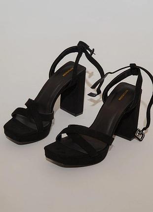 Босоножки 40р