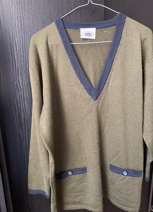 Светр шерстяний