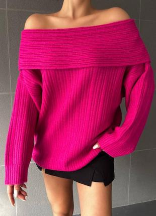 Жіночий теплий светр оверсайз в рубчик з опущеними плечима та широкими рукавами