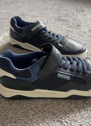 Кроссовки geox