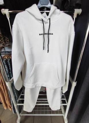 Спортивный теплый костюм