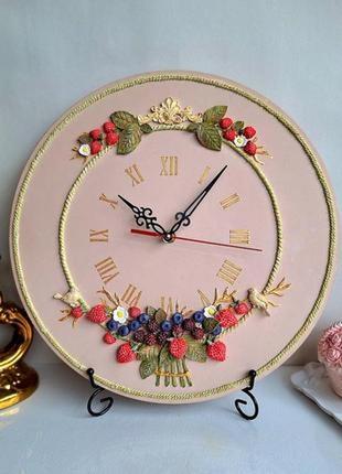 Крупные настенные часы "ягодный букет" ручная работа
