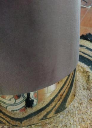 Бархатный велюровый пуф органайзер шоколадный с золотистой металлической основой...