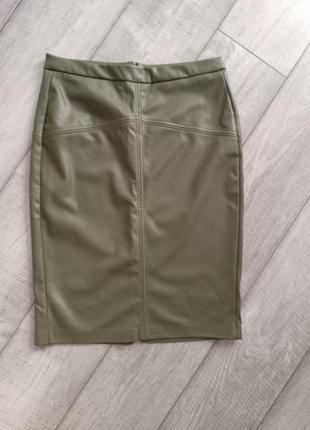 Юбка на утеплителе цвета хаки