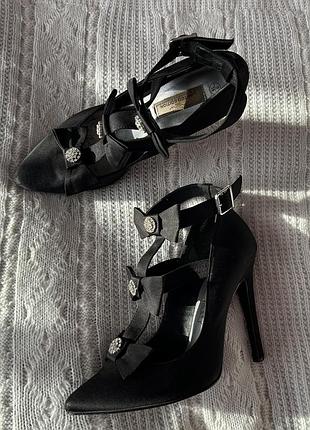 Туфли на шпильке