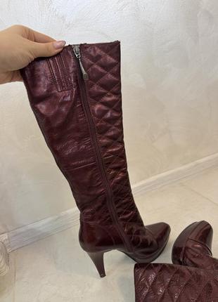 Сапоги бургунди на каблуке