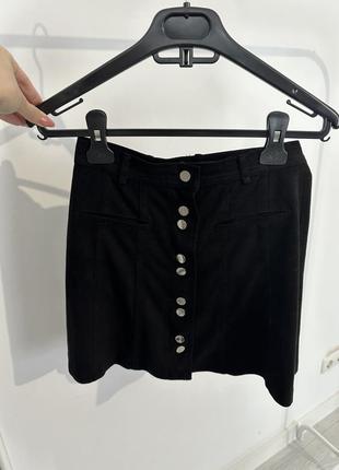 Замшева спідниця з ґудзиками