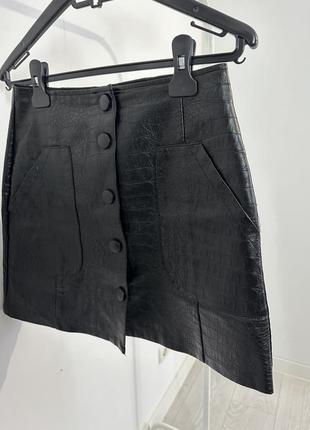 Кожаная юбка мини