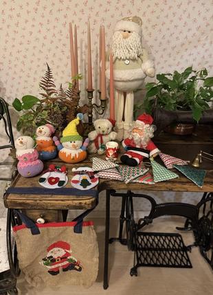 Вінтажні і сучасні різдвяні новорічні прикраси