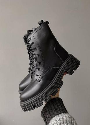 Черевик колір: чорний натуральна шкіра всередині: набивне хутро (з додаванням 40-60% вовни)