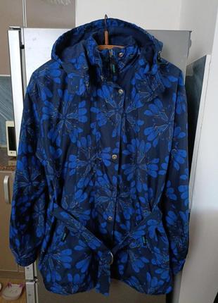 Куртка, l/xl, подкладка флис, удобная, хорошее состояние, длина 85, грудь 140, плечи 66, рукава 67см, легкая.