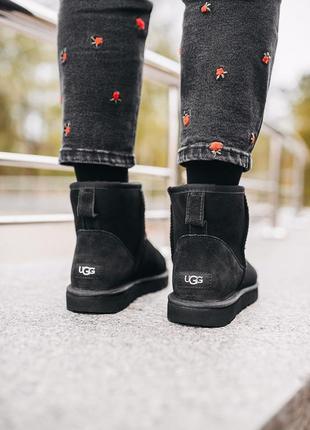 Ugg black mini3 фото