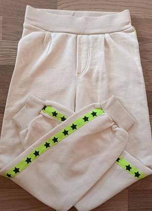 Низкая цена. спортивные штаны. спортивные брюки. новые. качественные штаны. 9-10 р. 134/ 140 см