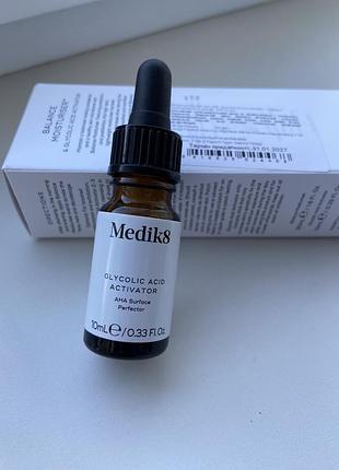 Гліколієва сироватка medik8 glycolic acid activator