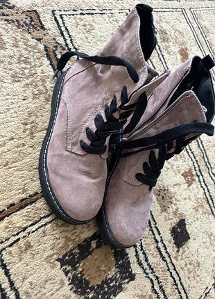 Стильні демі ботинки