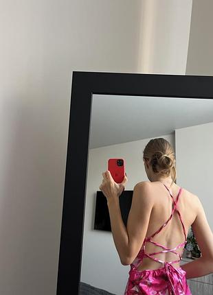 Платье с открытой спиной