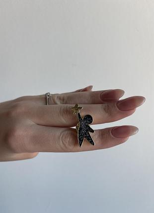 Пін значок металевий брошка людина з зіркою