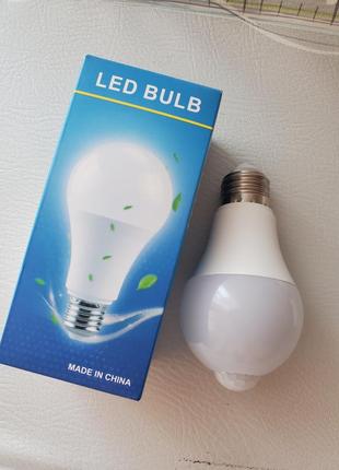 Лампа светодиодная с датчиком движения e27, 5вт led