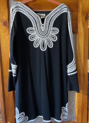 Платье праздничное