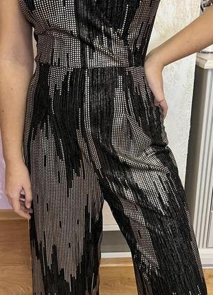 Костюм нарядный