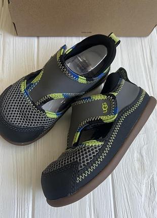 Детские босоножки ugg delta с закрытым носком размер 27,5 по стельке 17