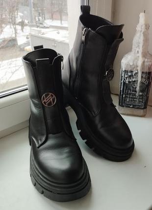 Женские зимние сапоги из натуральной кожи